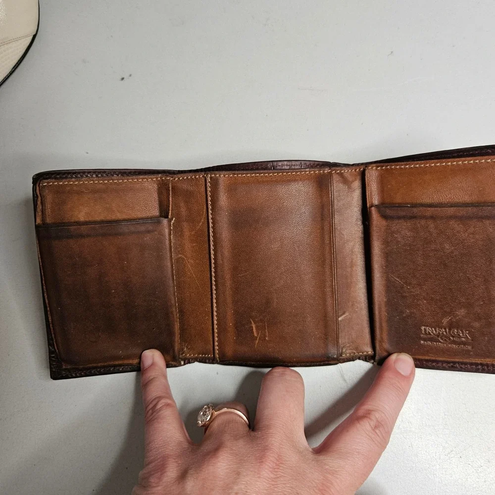 Trafalgar Mens Trifold Wallet Brown Crocodile Embossed‎ Leather USA Made Vintage
